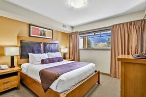 2 bedrooms, Internet - Modern 2BR Canmore Loft - Outdoor Living & BBQ Station (Dead Man's Flats)