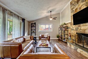 TV connectée, cheminée