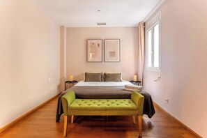3 bedrooms, desk, iron/ironing board, WiFi