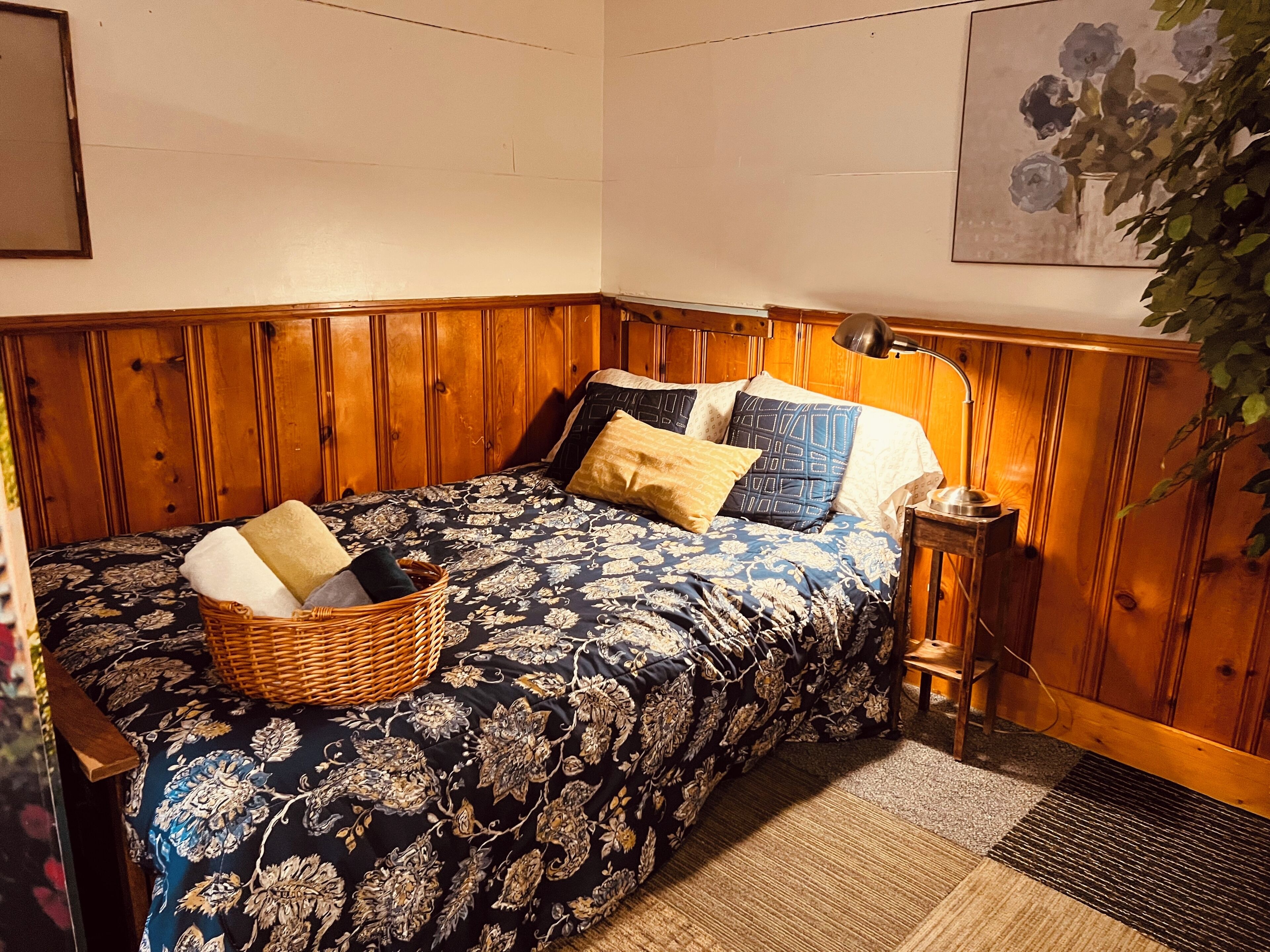 2 多间卧室、办公桌、熨斗/熨衣板、旅行婴儿床