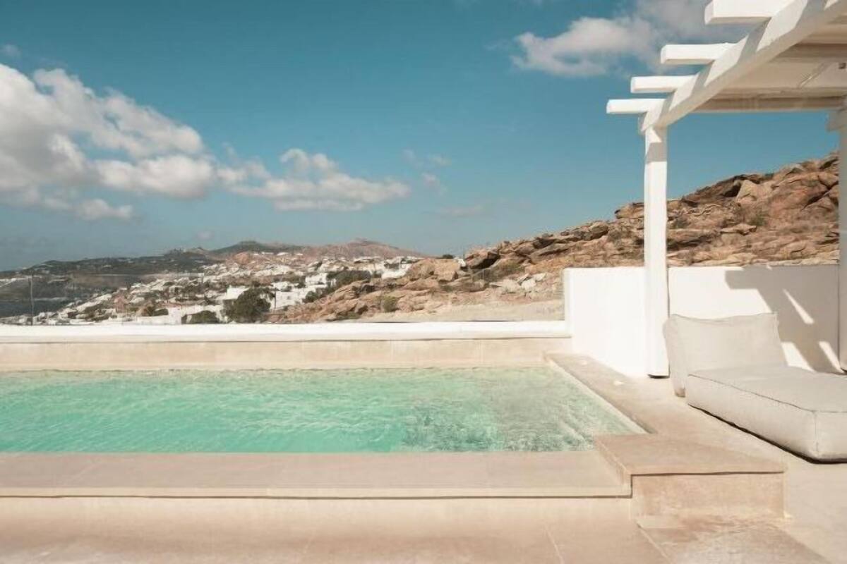 Pool | 2 outdoor pools, open 8:00 AM to 8:00 PM, pool umbrellas, sun loungers