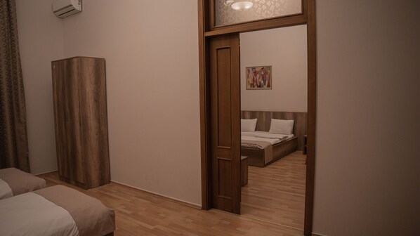 Suíte estúdio superluxo | Frigobar, escrivaninha, espaço de trabalho para notebook