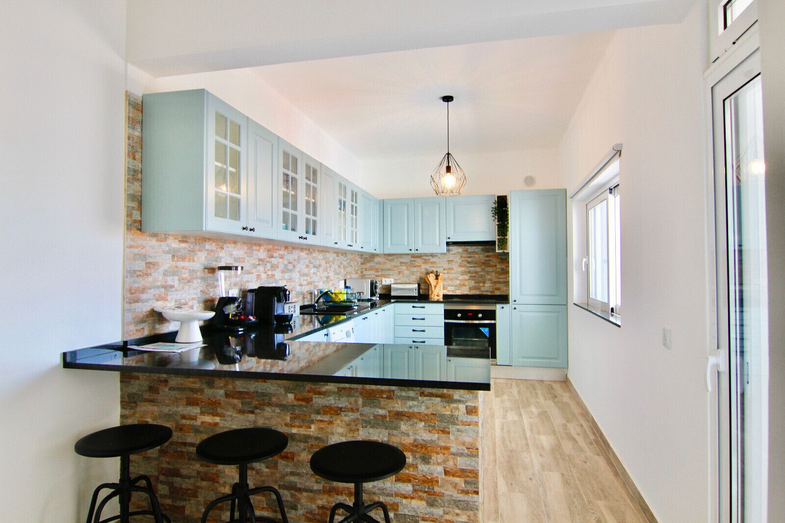 冷蔵庫、電子レンジ、オーブン、食器洗い機