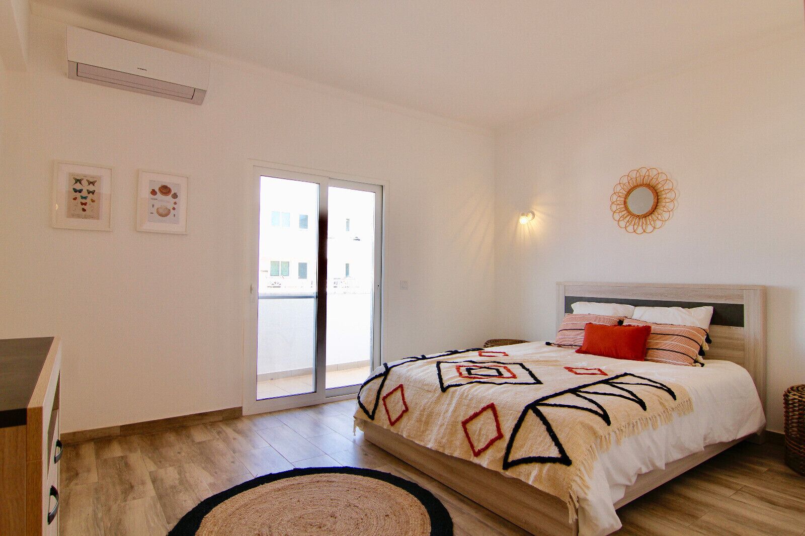 3 habitaciones, tabla de planchar con plancha y wifi gratis 