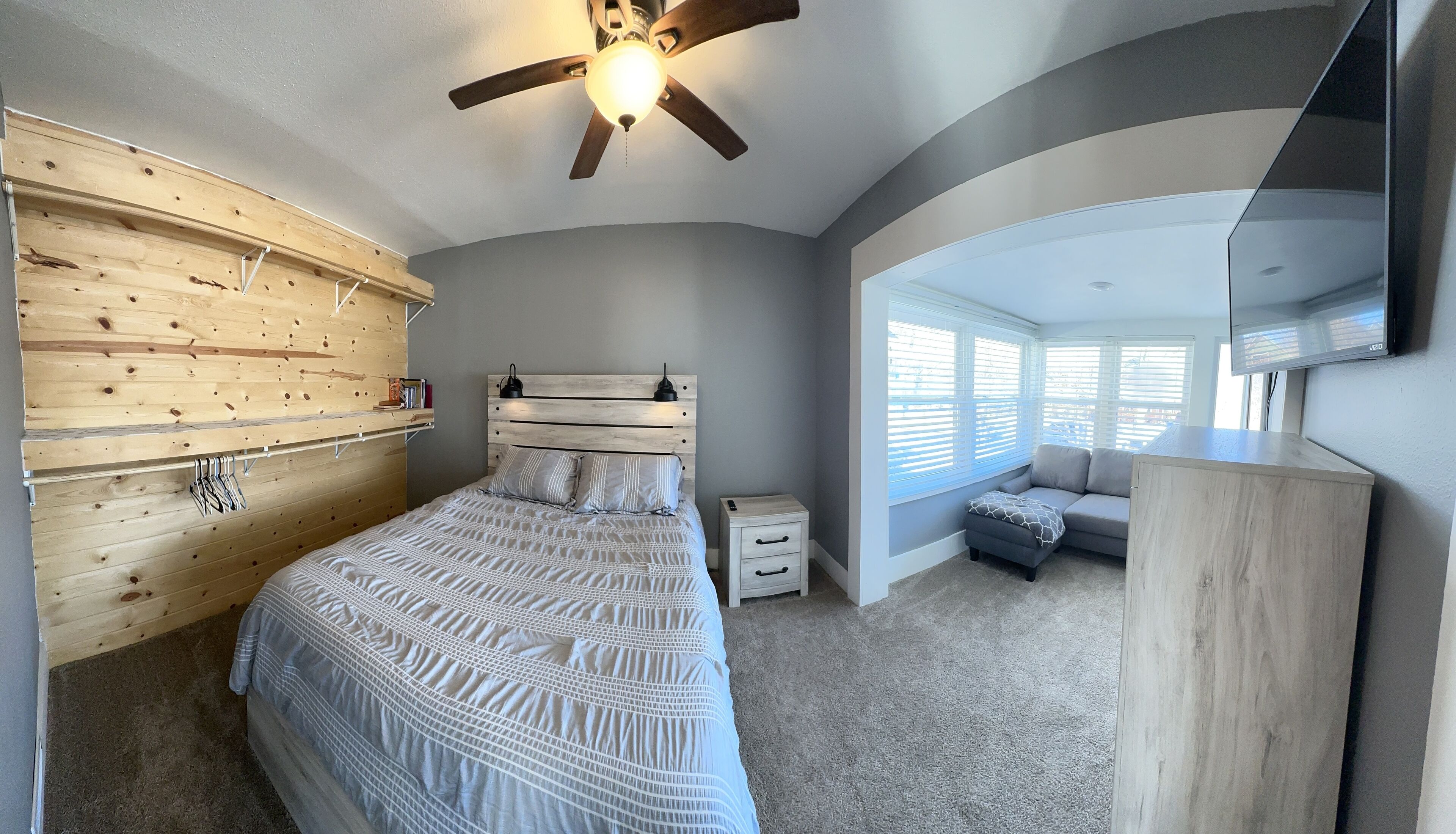 ☆The Lounge #2☆ Foosball Table , 65" TV, Fenced Yard