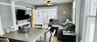 Cozy home near DT, Premier Center & Hospital- Foosball, 65"TV & Fenced Yard