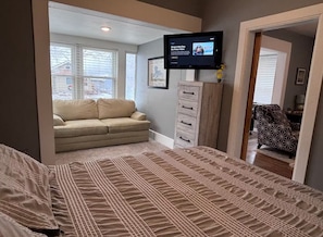 2 bedrooms, desk, iron/ironing board, free WiFi