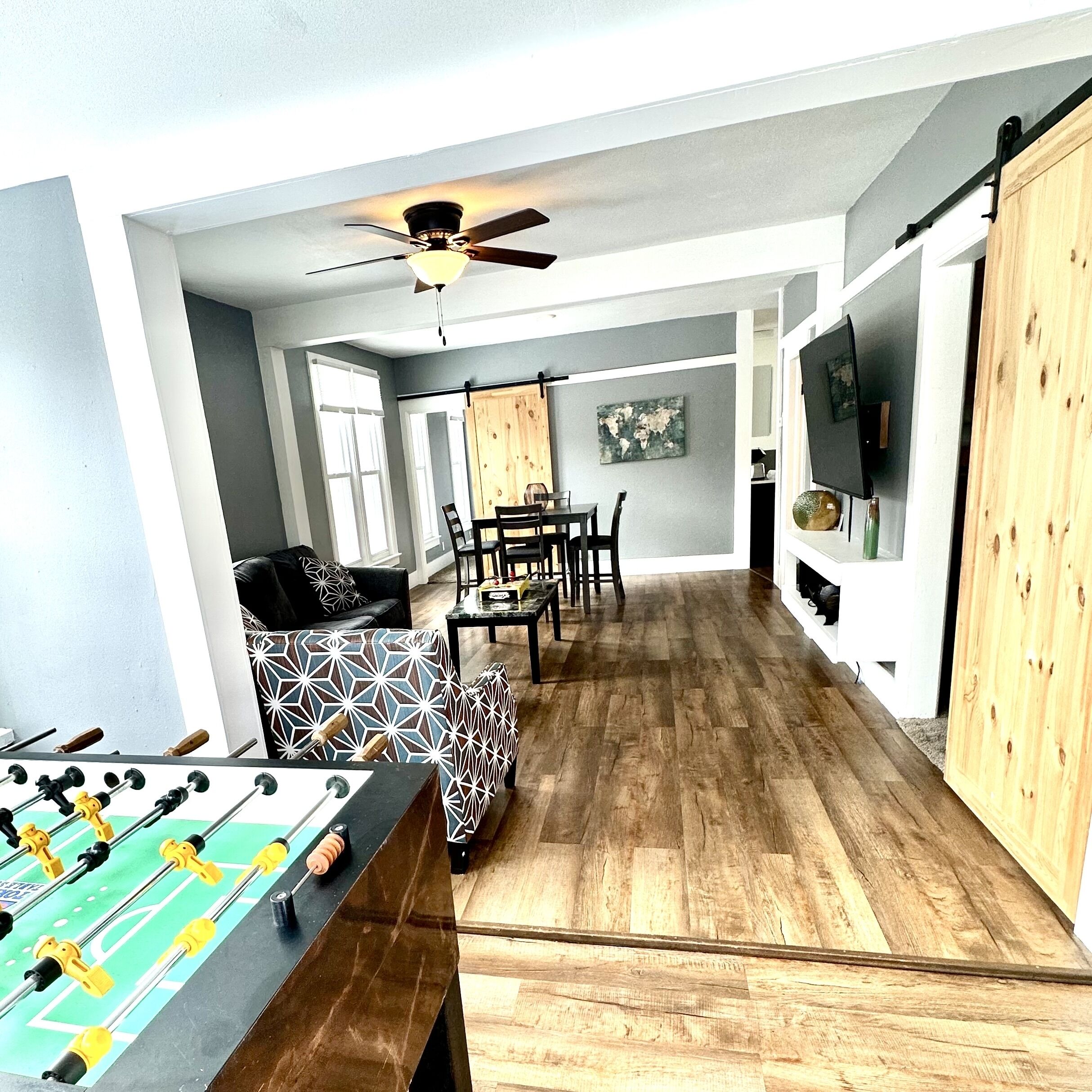 ☆The Lounge #2☆ Foosball Table , 65" TV, Fenced Yard