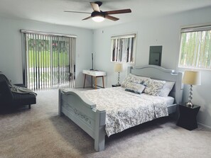 3 bedrooms, desk, travel crib, free WiFi