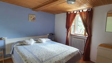 2 Schlafzimmer, Bügeleisen/Bügelbrett
