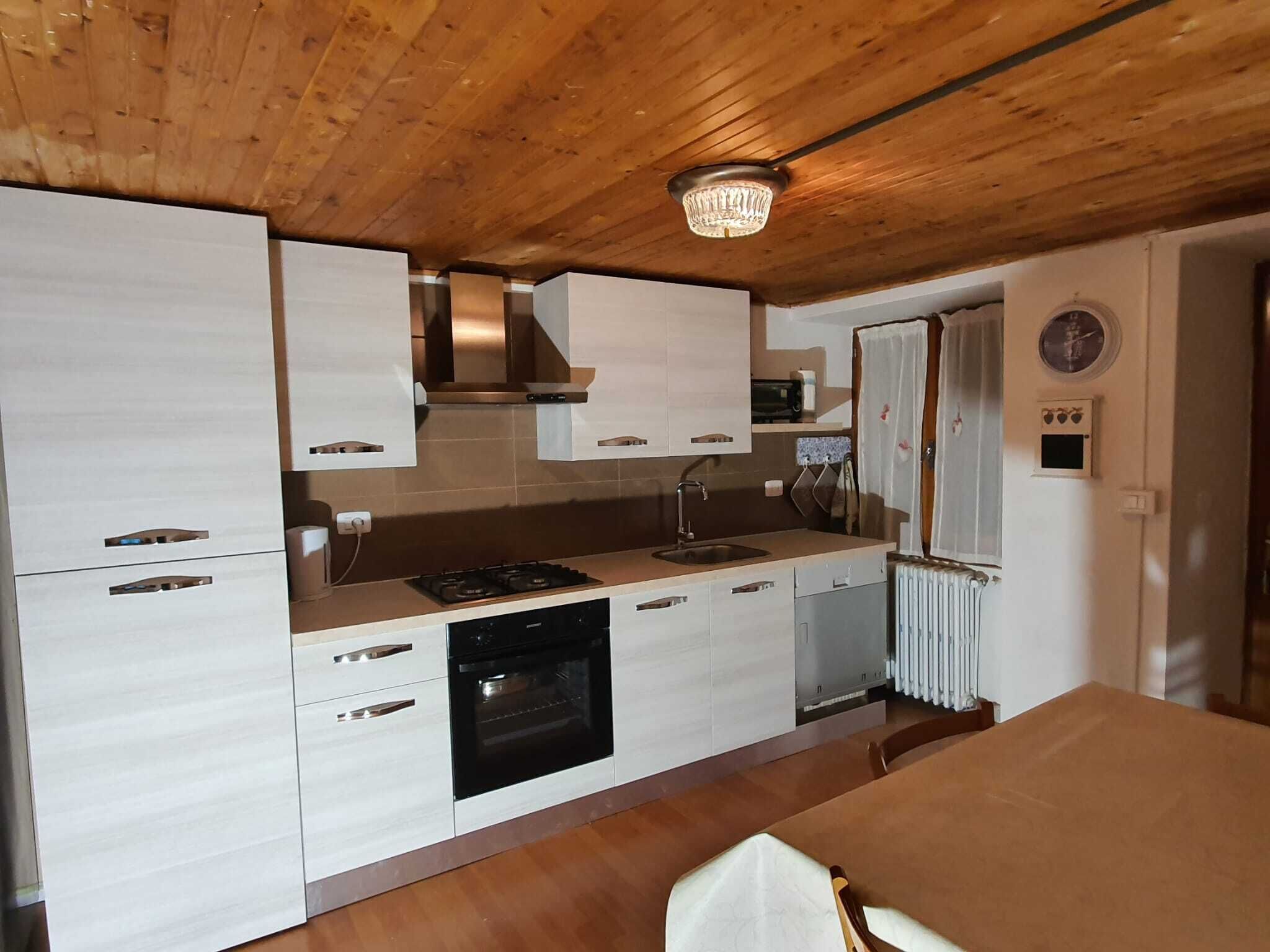 Geschirrspüler, Wasserkocher mit Kaffee-/Teezubehör