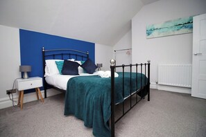 3 chambres, fer et planche à repasser, Internet gratuit, draps fournis