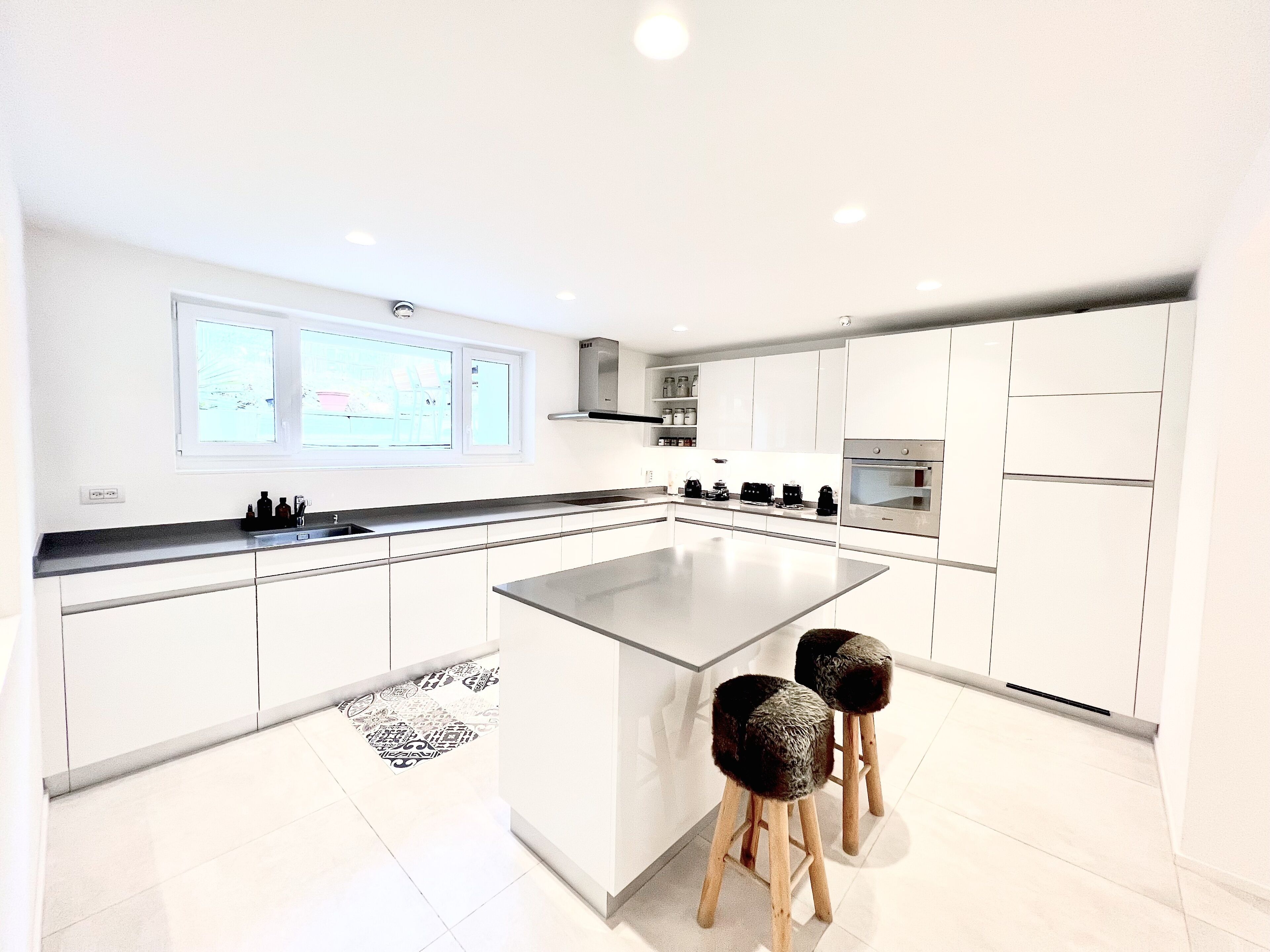 冰箱、微波炉、烤箱、炉灶