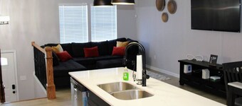 KING BED/FAMILY FRIENDLY /GAMEROOM‼/NEAR CROSSPLEX