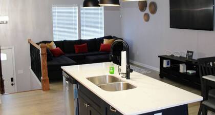 KING BED/FAMILY FRIENDLY /GAMEROOM‼/NEAR CROSSPLEX