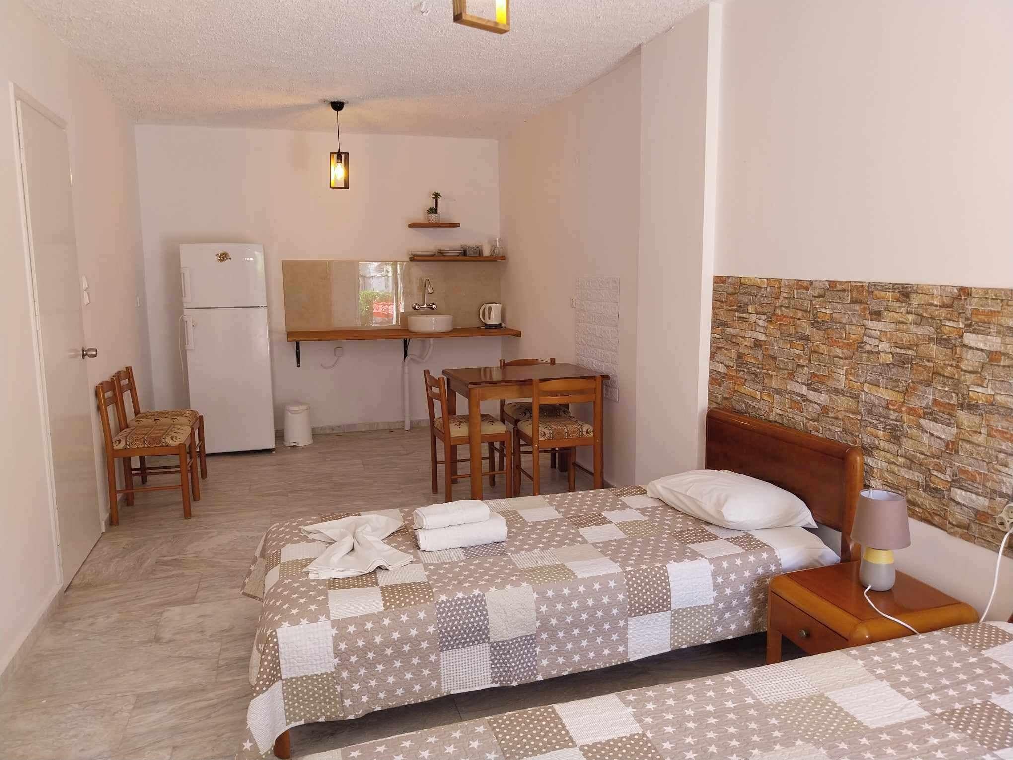 Estúdio básico | Camas com colchões de espuma com sistema de memória, berços grátis
