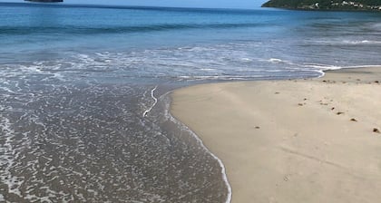 Villa Carline dans une résidence avec plage privée