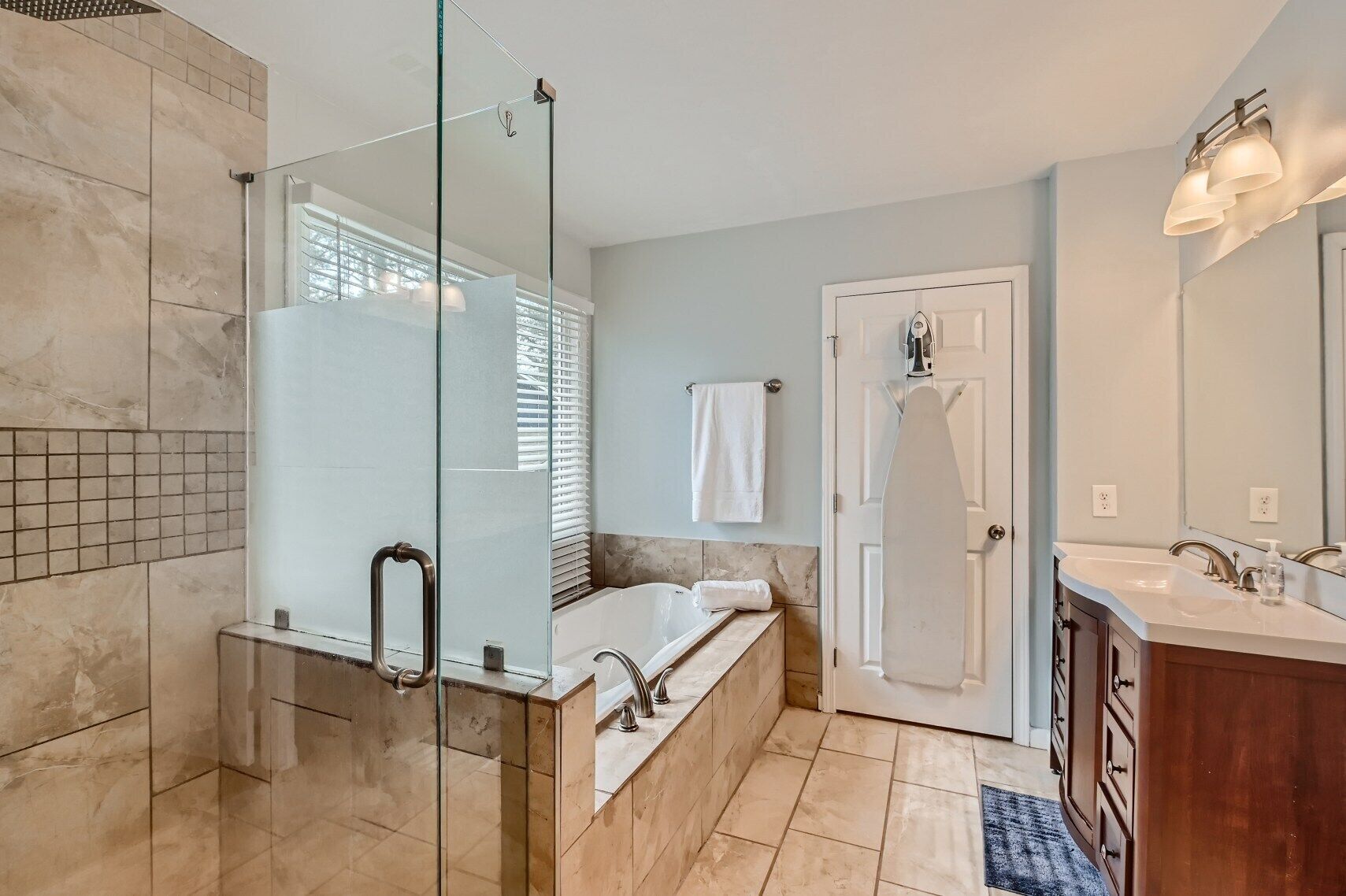 Cozy 3 Bedroom, 2 Bath Home for Rent