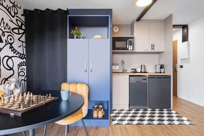 Kühlschrank, Mikrowelle, Geschirrspüler