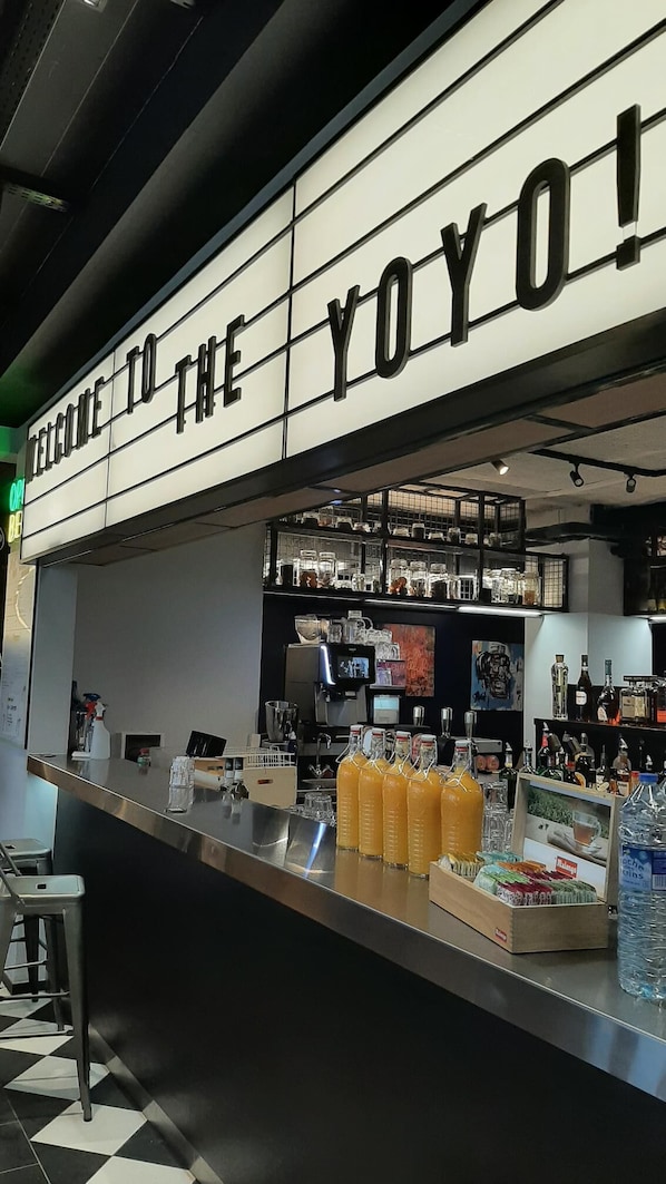 Bar (in der Unterkunft)