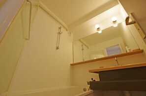 Bathtub