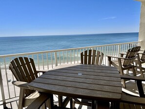 Outdoor dining - STUNNING Gulf Front Property! Beach Chair Service Included with Rental! (Orange Beach)