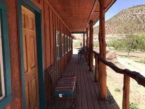 Terrace/patio - Rustic Bunkhouse with canyon views. (Monticello)