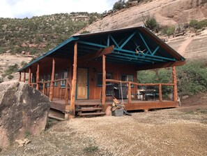Exterior - Rustic Bunkhouse with canyon views. (Monticello)