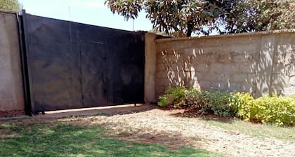 Lovely 2 bedroom house with a front & back yard and in the heart of Nanyuki Town