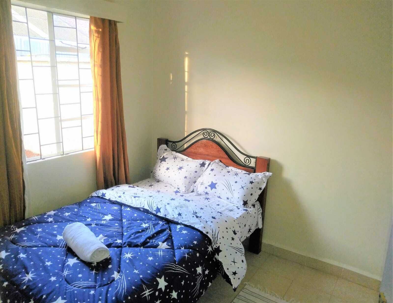 2 多间卧室、办公桌、熨斗/熨衣板、WiFi