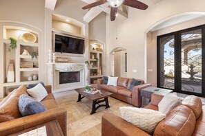 Smart TV, fireplace, DVD player, table football