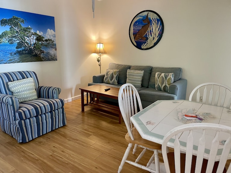 Old Florida Style, Dockage, Swimming Pool (Shared), Just 20 Miles From Key West - Cudjoe Key, FL