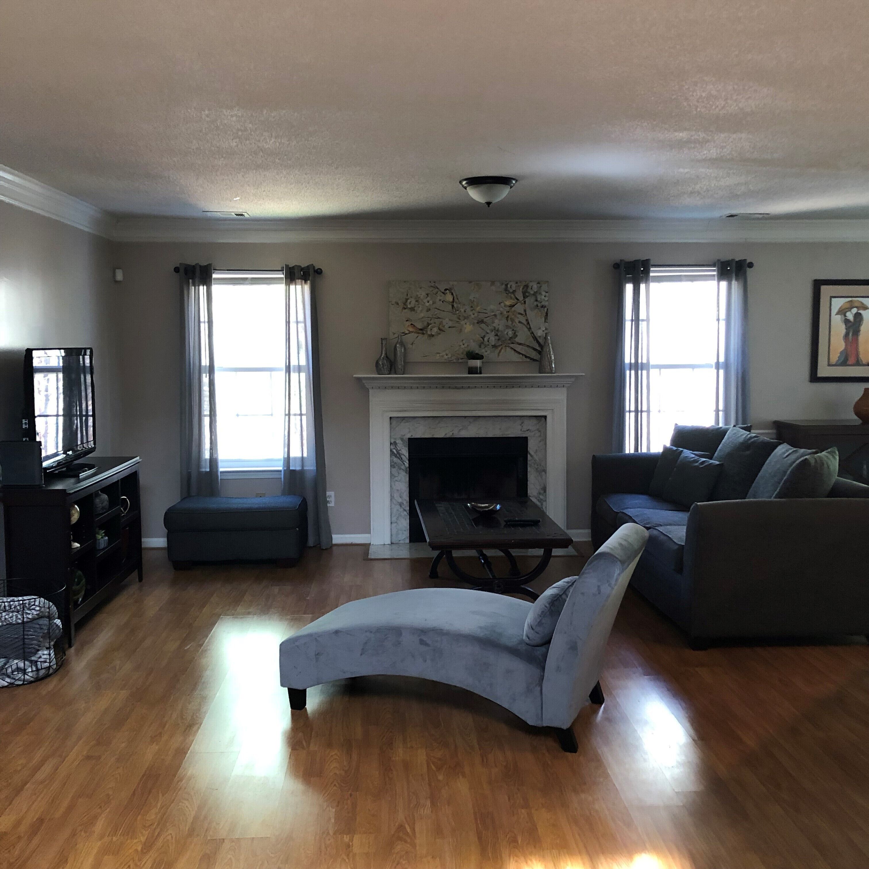 Cozy single-family home newly remodeled-10 mins from airport