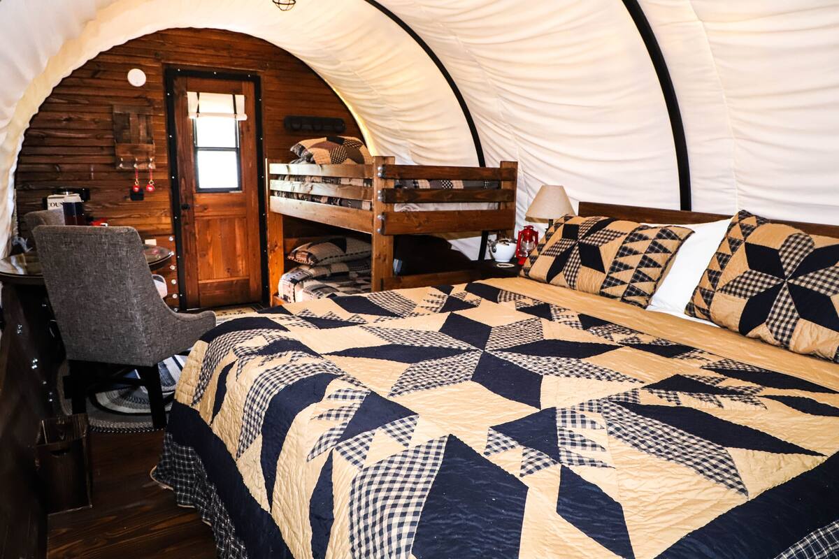 Cabana superluxo, várias camas, para não fumantes, geladeira e micro-ondas | Área de estar