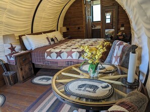 Luxury Cabin, 1 King Bed, Non Smoking, Lake View | Egyptian cotton sheets, premium bedding, memory foam beds - Rooterville Animal Sanctuary (Melrose)