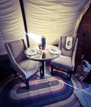 Luxury Cabin, 1 King Bed, Non Smoking, Lake View | Living area - Rooterville Animal Sanctuary (Melrose)