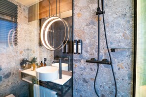 Bathroom - Akeah Hotel Gran Via (Madrid)