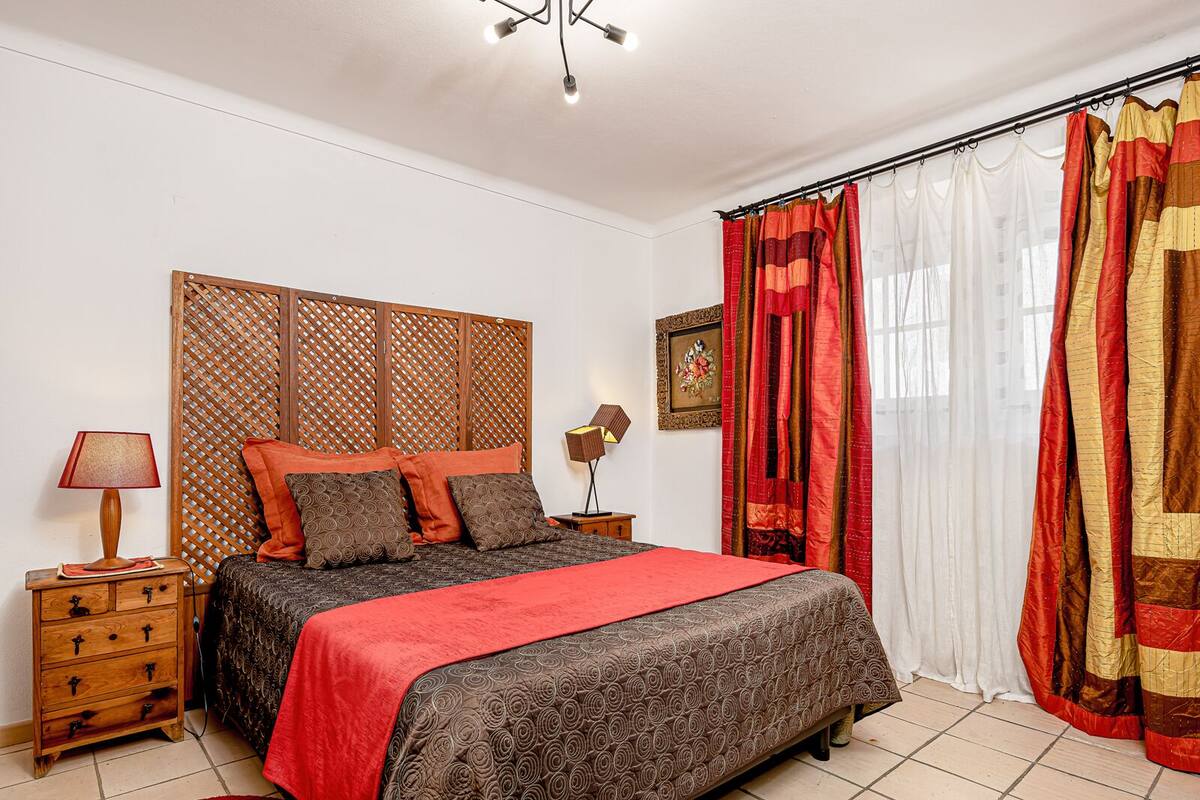 Deluxe Room, 1 Bedroom | Individually decorated, individually furnished, free WiFi, bed sheets