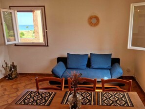 TV, peis, bordtennis og bøker