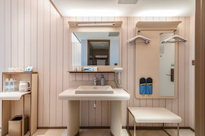 Bathroom - Hanting Hotel (Xi'an)
