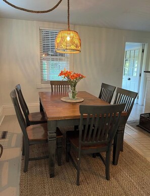 Dining - Coastal Farmhouse in historic Sheepscot Village (Alna)
