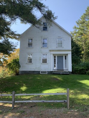 Exterior - Coastal Farmhouse in historic Sheepscot Village (Alna)