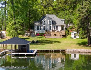 Exterior - 💥Luxury Waterfront Retreat Fully Renovated HotTub Kayaks  Paddle board Gameroom (Littleton)