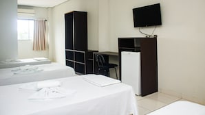 Basic Quadruple Room | Desk, laptop workspace, WiFi (free) - Executivo Hotel (Ourilandia Do Norte)