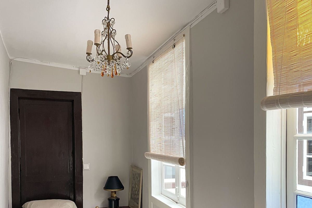 Standard Single Room | Minibar, desk, laptop workspace, iron/ironing board