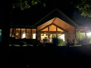 Exterior - Luxury Retreat on Little Mo River, Fish From Private Docks, Kayaking, Serenity  (Murfreesboro)