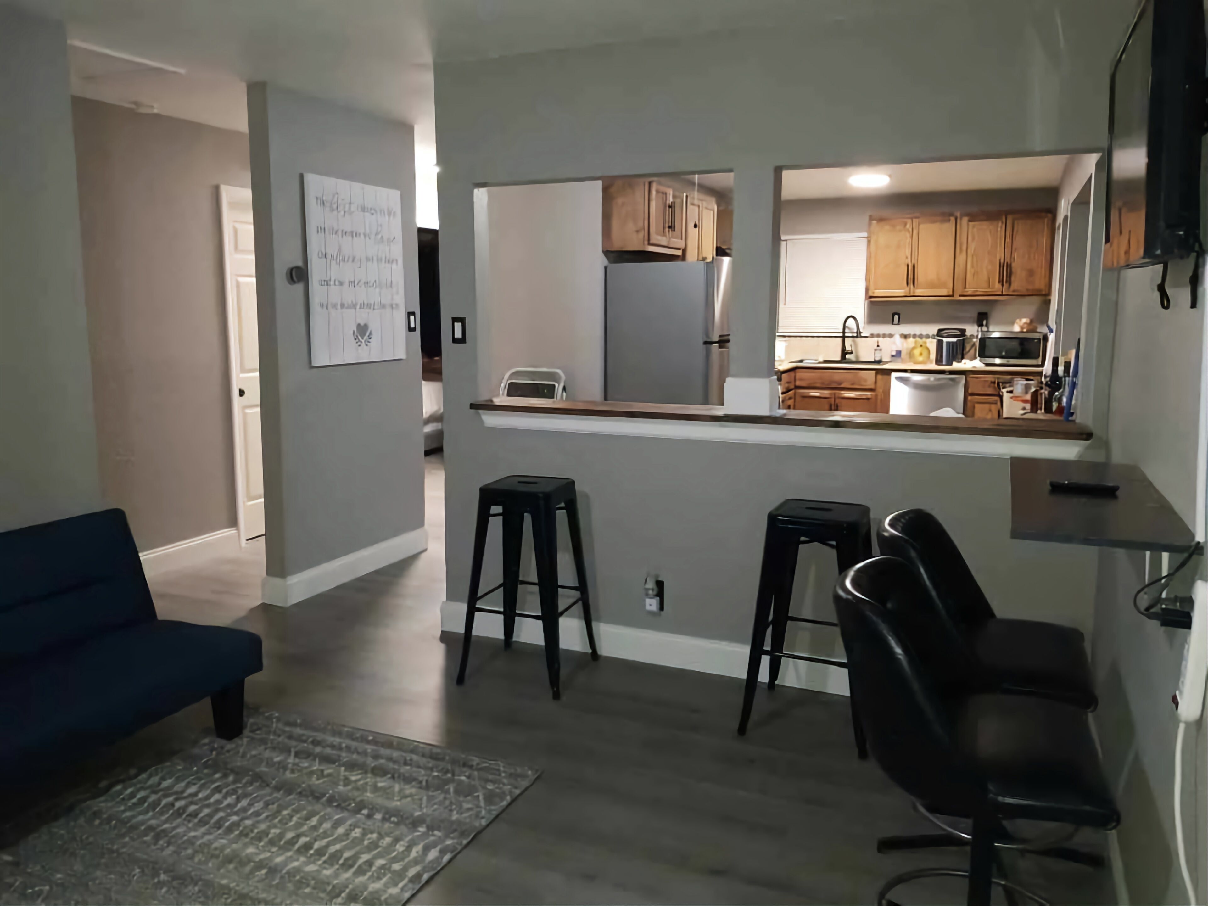 3BR/2.5 BA Cozy Quiet  Home Away From Home-- 5 minutes from Pleasure Island!