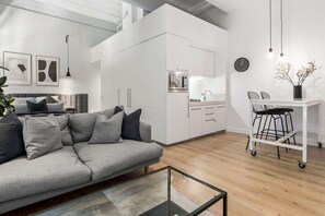 TV, Netflix, streaming services