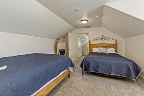 2 bedrooms, desk, iron/ironing board, free WiFi