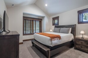 5 bedrooms, Internet, bed sheets - Golf Course View w/ Suncadia Pool Access (Cle Elum)